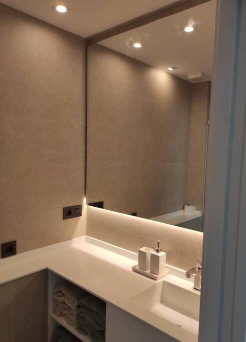 Апартаменты Malecon 47 Apartamento Reformado En Primera Linea Мухия Экстерьер фото