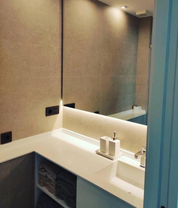Апартаменты Malecon 47 Apartamento Reformado En Primera Linea Мухия Экстерьер фото